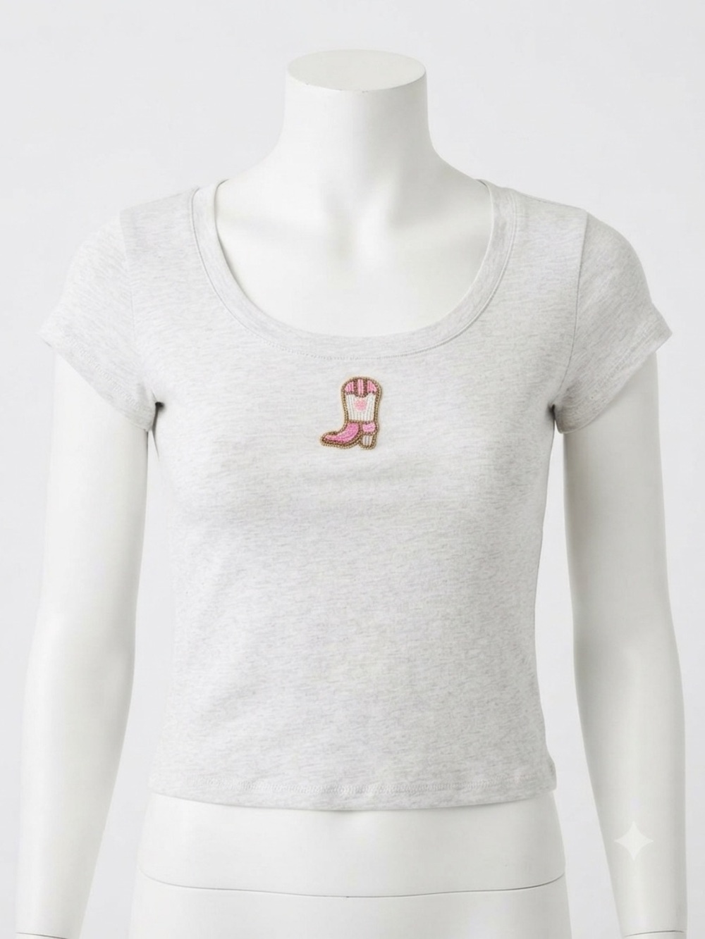 Fitted Short Sleeve Tee with Beaded Pink Boot Patch - Light Gray size M